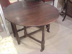 18th century oak gateleg dining table2.jpg